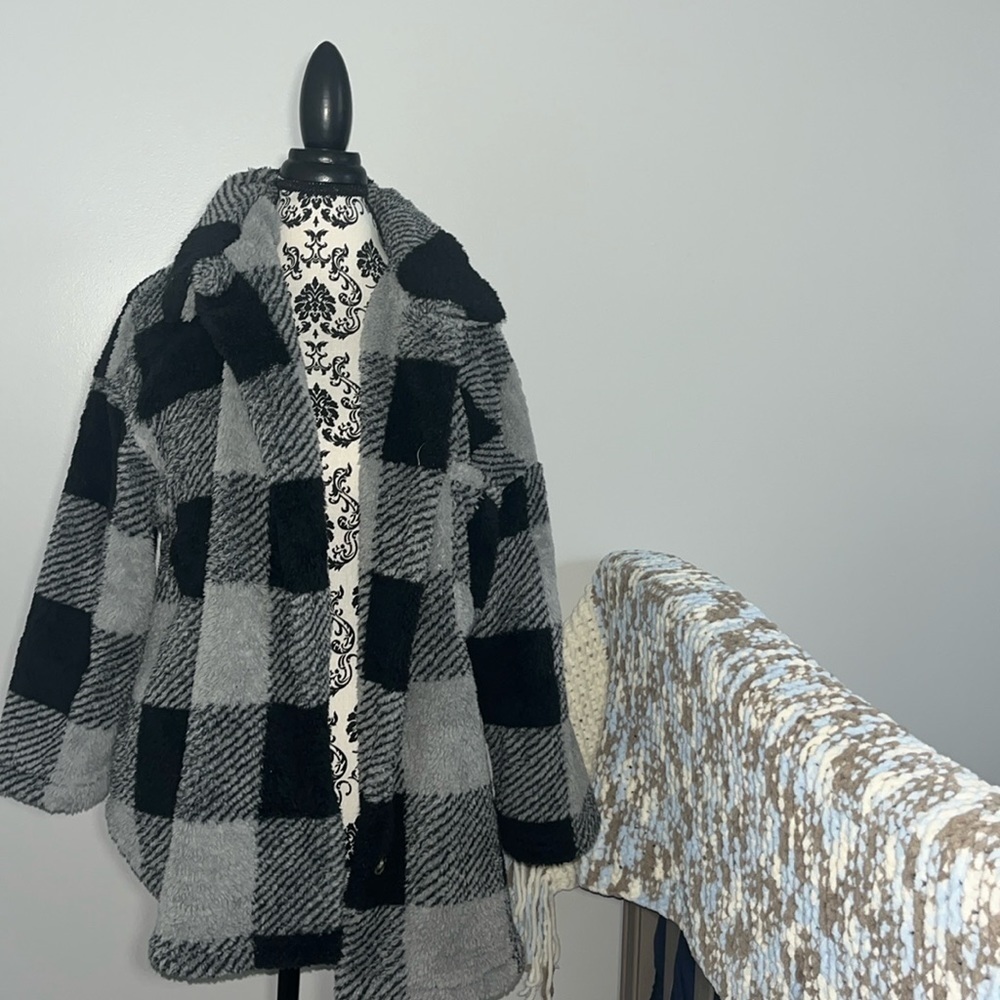 SHEIN Women’s Curve | Faux Fur Black & Grey Checkered Jacket With Buttons 💗✨